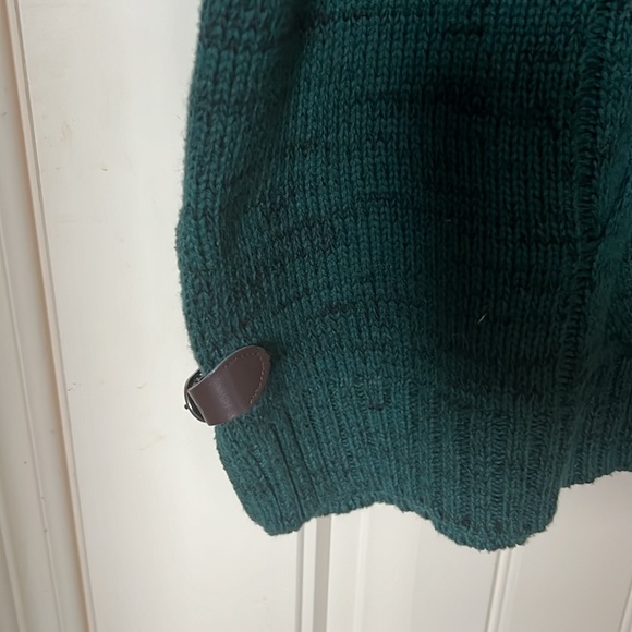 Ricki’s Poncho - rich green color - Picture 4 of 6